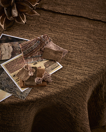 deLeCuona-Beetle-Morpane-BEE3-CashmereVelvet-Amethyst-CVE5-Lifestyle3