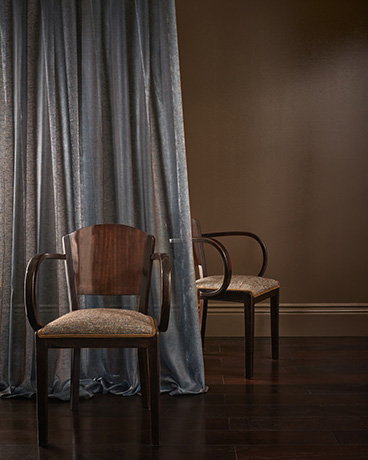 deLeCuona-Cactus-Crayon-CCT3-BrushedLinen-Midnight-BUR2-Lifestyle1