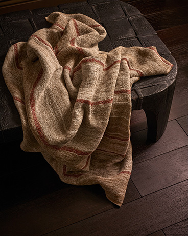 deLeCuona-MokhoroStripe-Sienna-MKS1-Lifestyle1